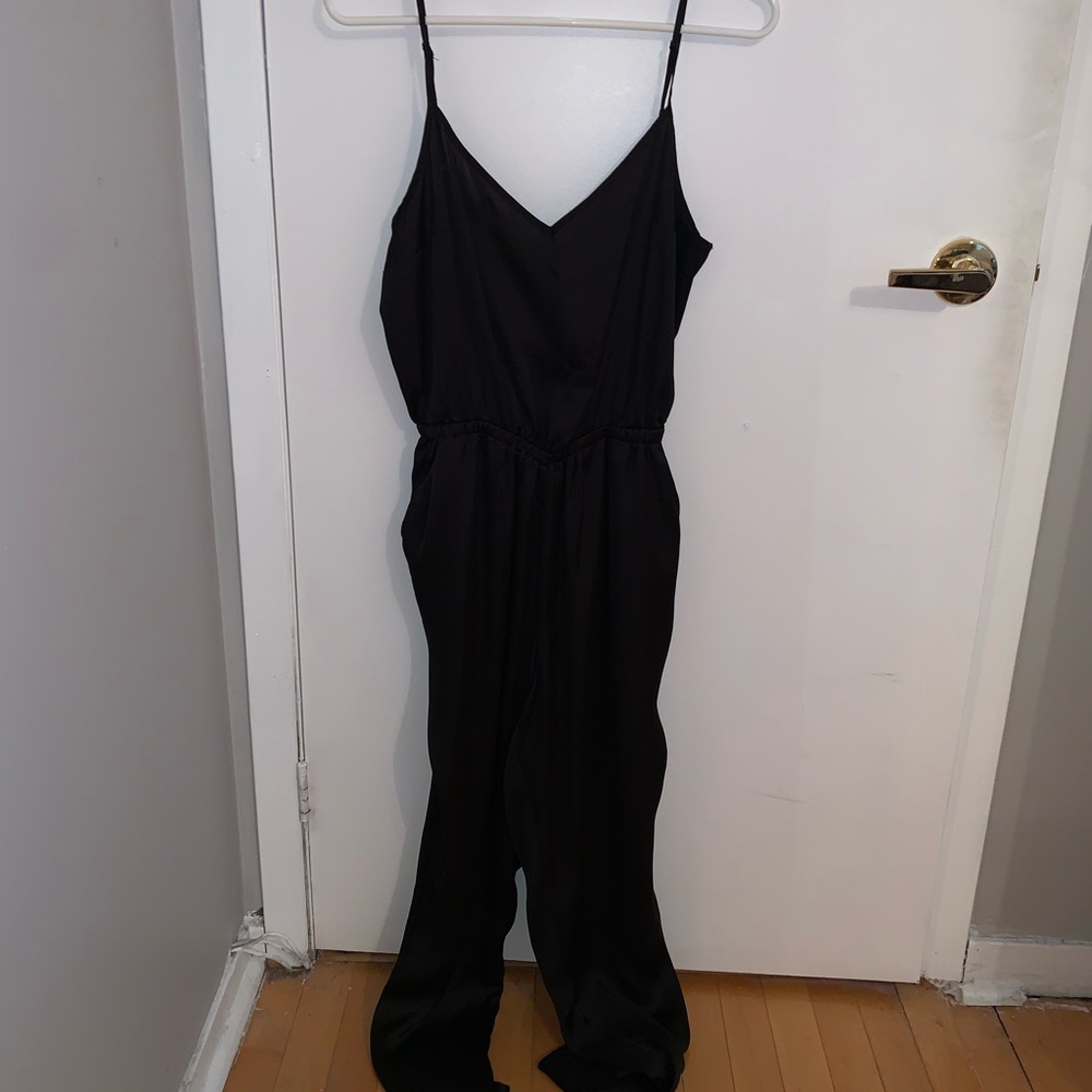 [10] NWOT - H&M satin-y jumpsuit